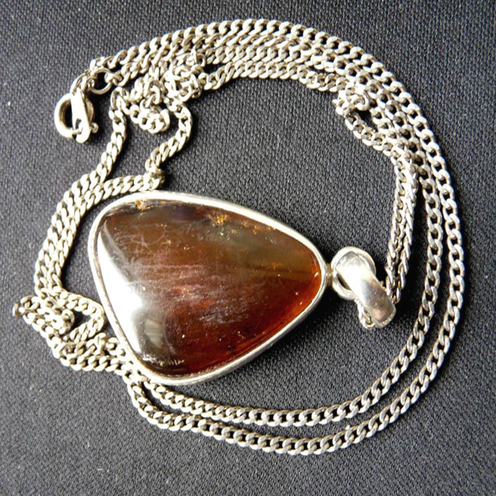 Collier M&eacute;tal Argent&eacute; Pendentif serti d'une Ambre Naturelle Bijoux et montres