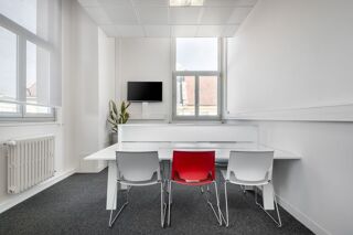   Bureau en espace ouvert entièrement équipé à louer pour vous et votre équipe à BEAUVAIS, Stop & Work Beauvais Allonne