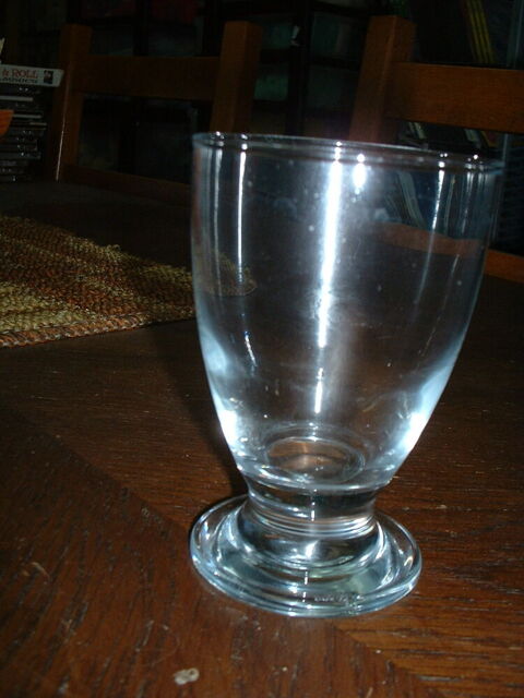 Verre à pied Tocane-Saint-Apre (24)