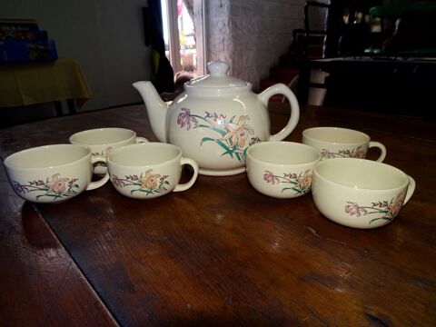  service � th� th�i�re 6 tasses 20 Monflanquin (47)