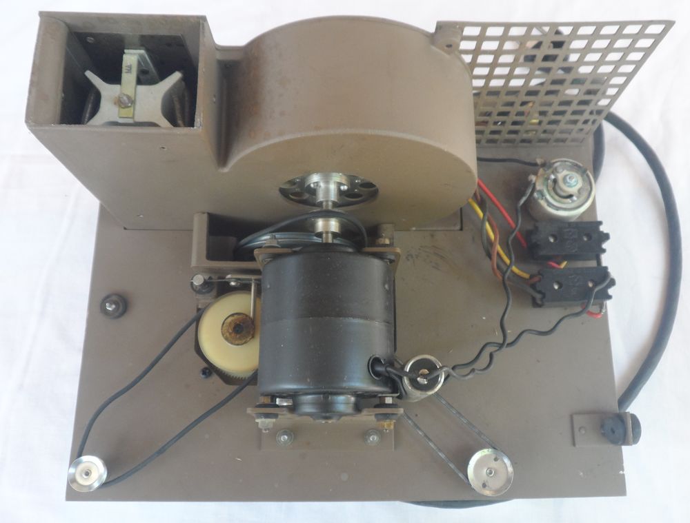 PROJECTEUR HUIT MM KODAK EIGHT 500 FONCTIONNE EN 220 VOLTS Photos/Video/TV