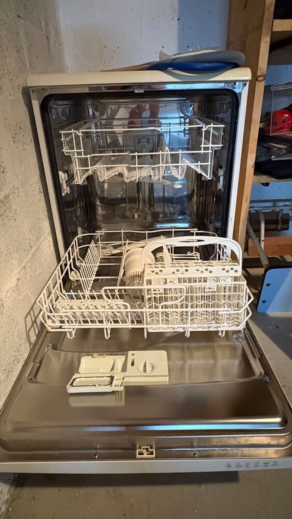 Lave-vaisselle Candy 12 couverts €" 100 € Electroménager