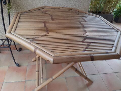 Table pliante bambou. 80 Saint-Paul-lès-Dax (40)