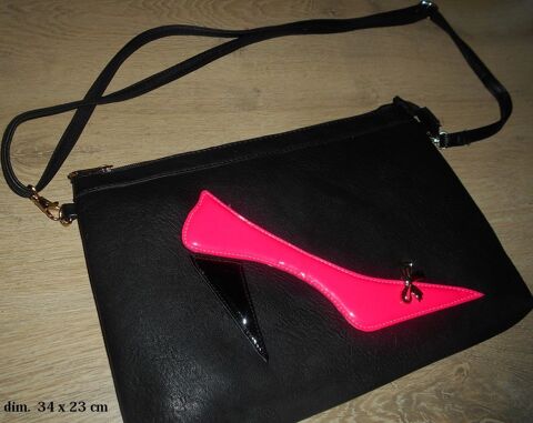 Grande Pochette/Sacoche  18 Antibes (06)