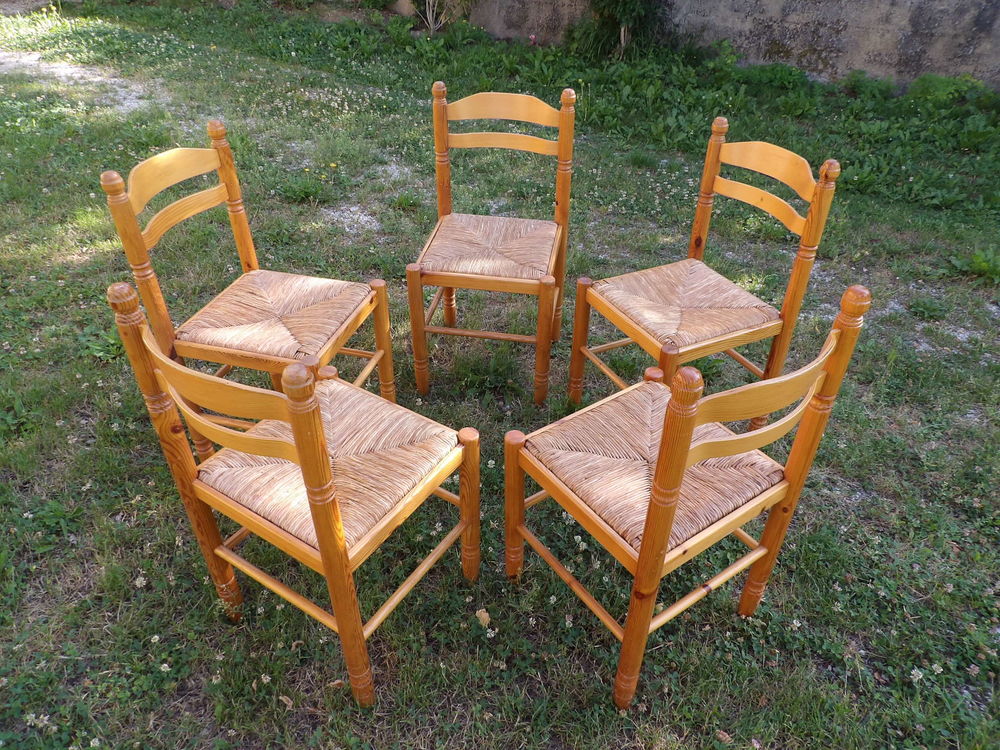 5 chaises en pailles Meubles