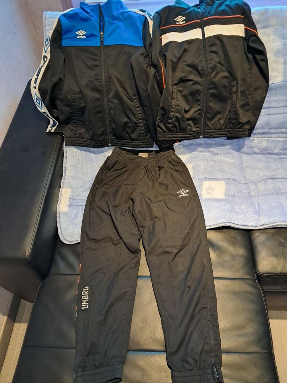 Ensemble surv&ecirc;tement jogging umbro 138 environ 10 ans et don Vêtements enfants