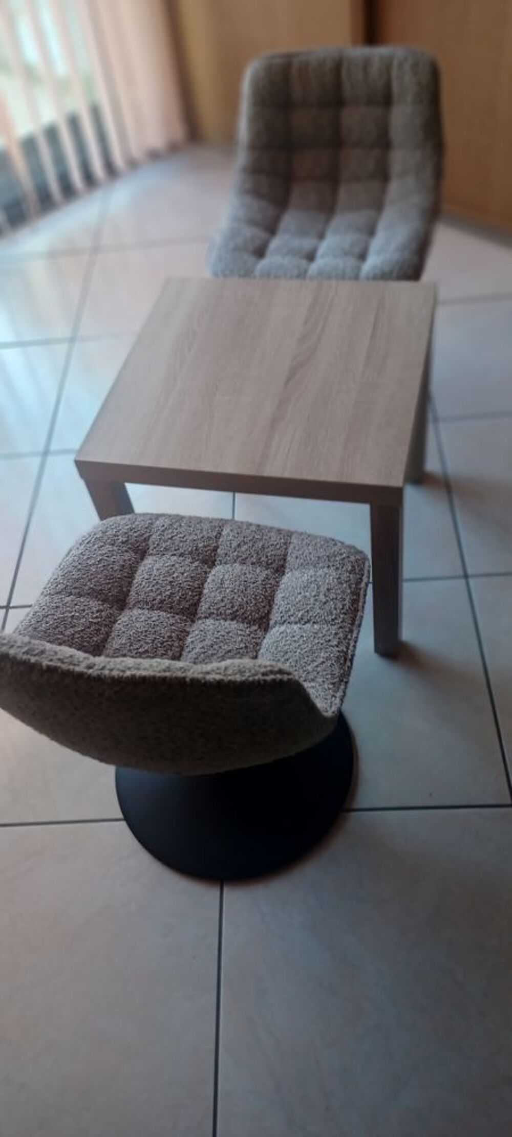 table d enfant avec 2 fauteuils t&eacute;lescopiques Meubles