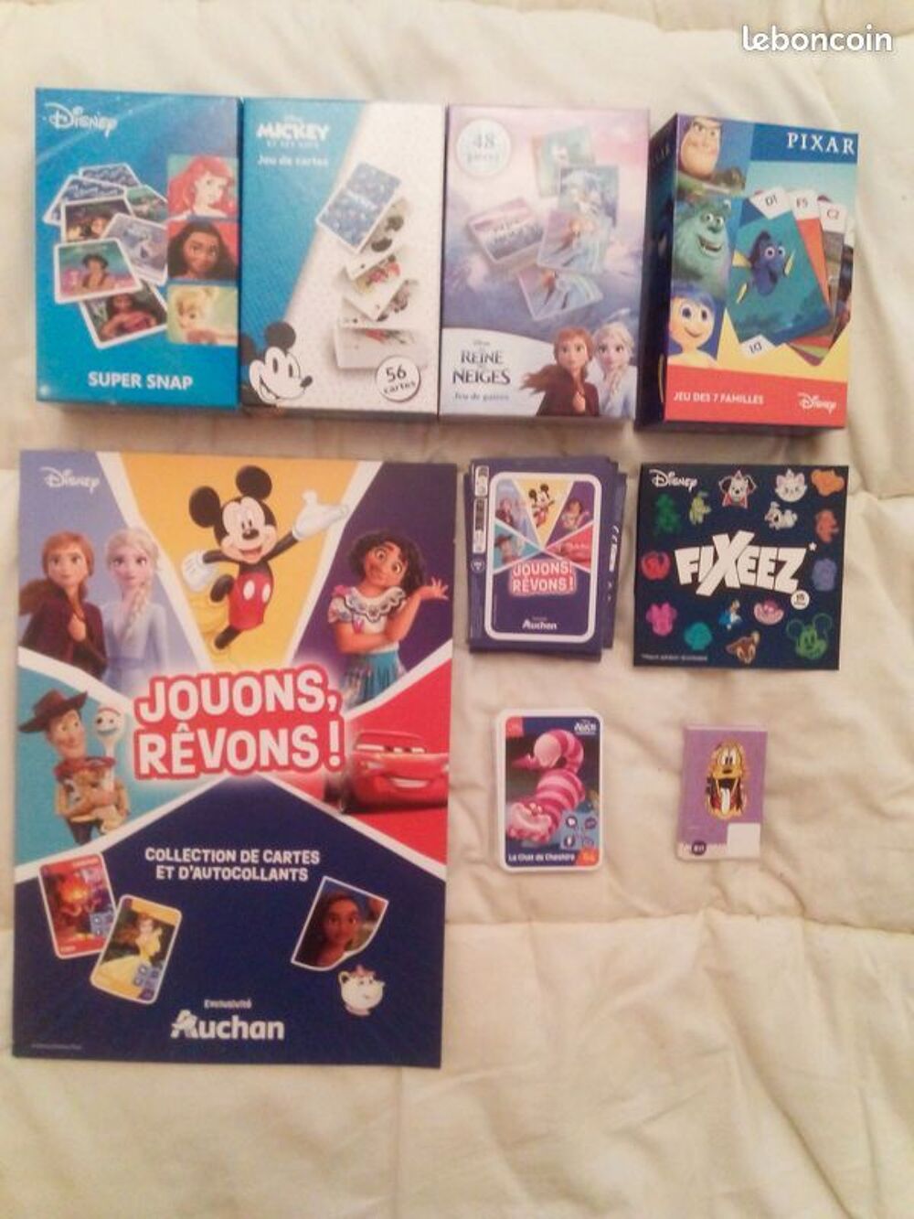Collection de nombreux objets sign&eacute; disney r&eacute;cent ( 2024 )

