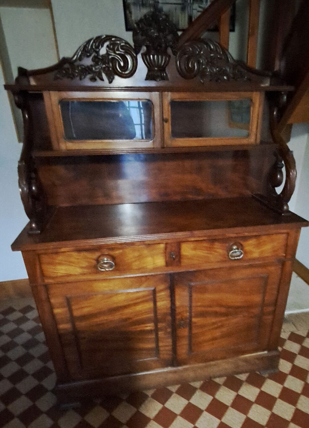 Buffet tr&egrave;s ancien Meubles