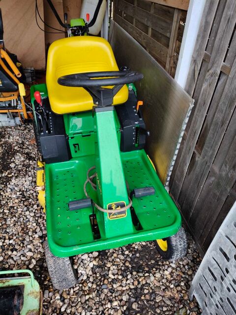 tondeuse thermique 600 Eysines (33)