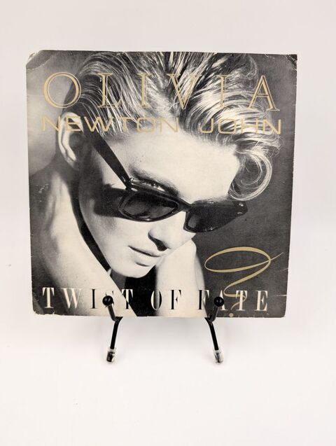 Vinyle 45 tours Olivia Newton John : Twist of Fate  3 Vulbens (74)