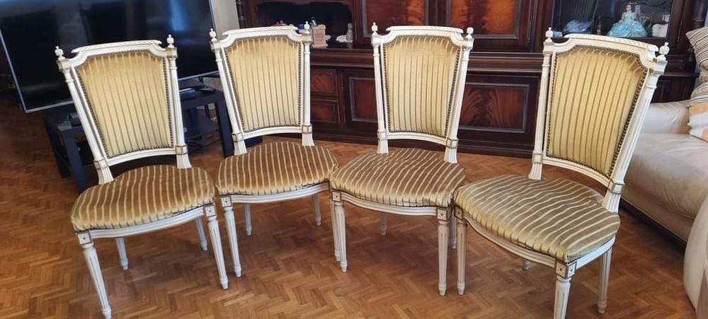 4 chaises salon style ancien . Meubles