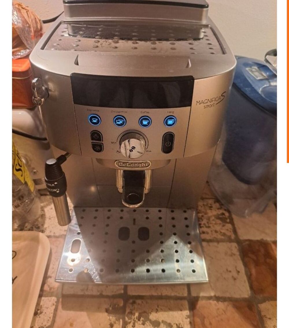 Expresso avec broyeur Delonghi MAGNIFICA S Electroménager