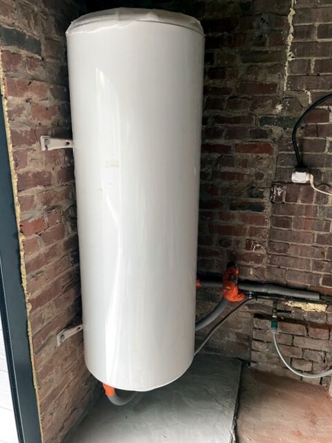 Chauffe-eau �lectrique mural avec groupe de s�curit� 72 Douai (59)