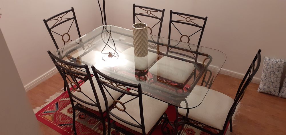 Salle &agrave; manger moderne Meubles