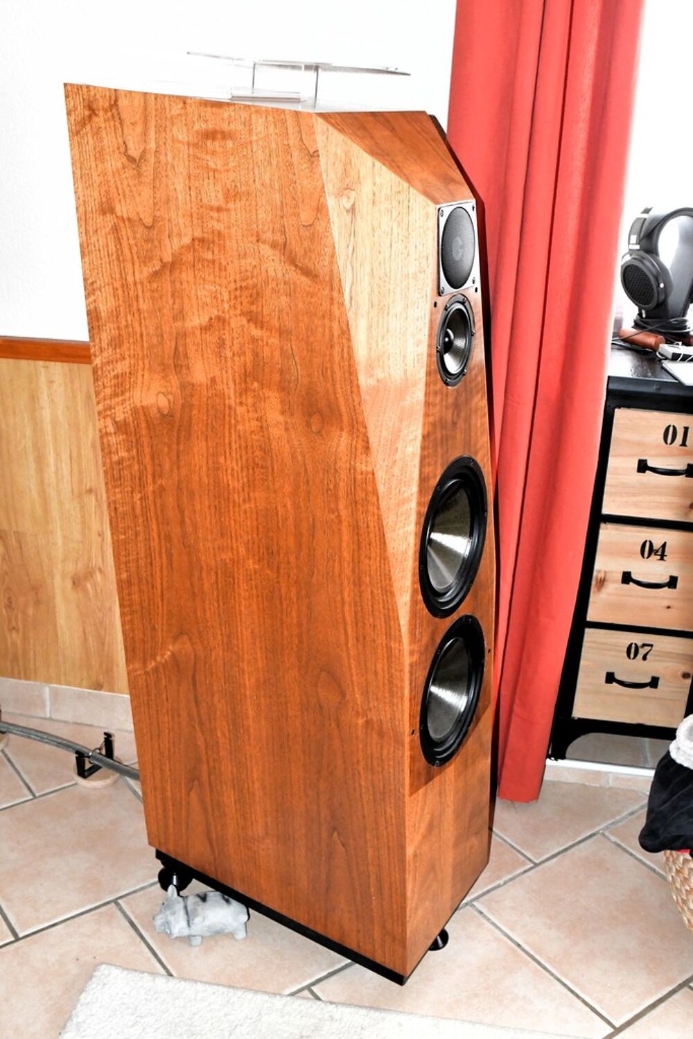 Enceinte colonne Hifi Haut de gamme AVALON Audio et hifi