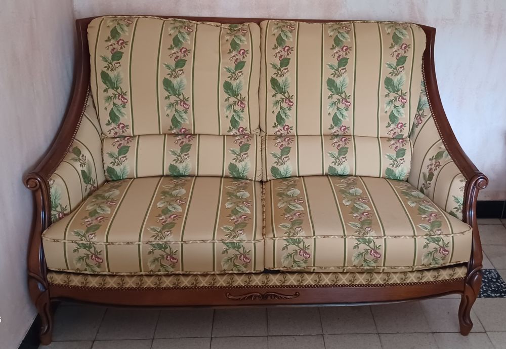 Canapp&eacute; et 2 fauteuils assortis Meubles