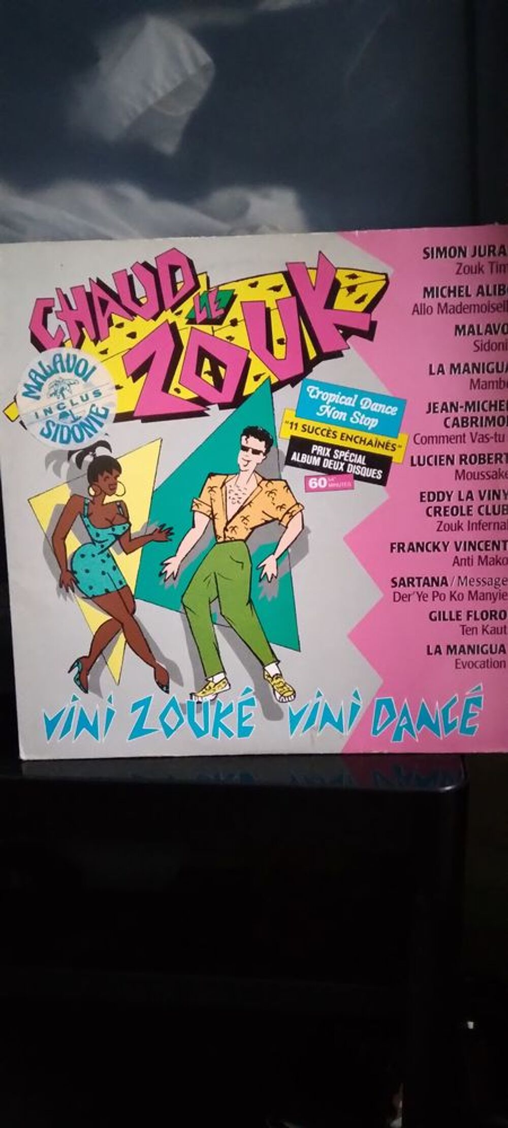 UN DOUBLE ALBUM DE MUSIQUE TROPICALEVINTAGE CD et vinyles
