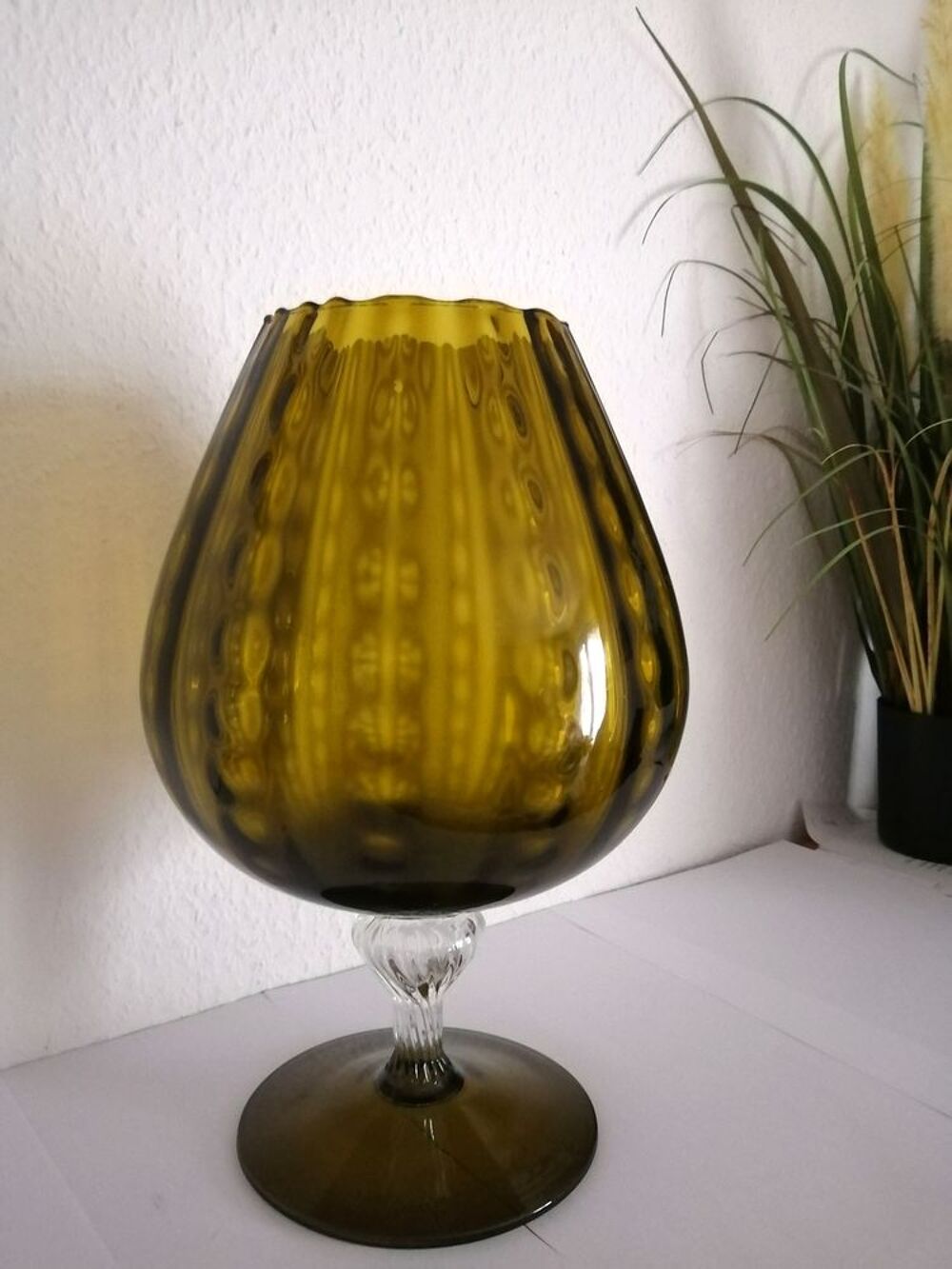 Magnifique verre ballon / tulipe en verre teint&eacute; Décoration