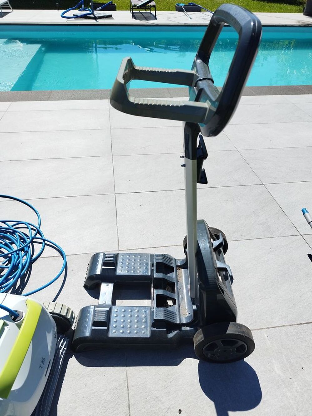 Robot aspirateur piscine Dolphin T35 avec chariot gtie 2 ans Jardin