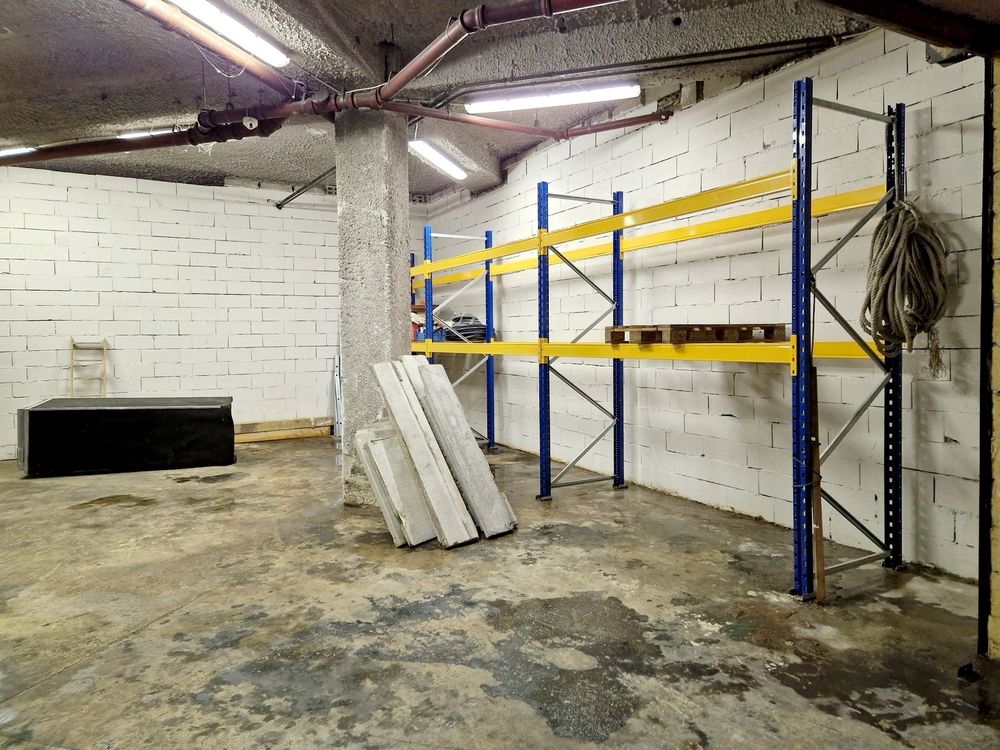Location Parking/Garage LIEU DE TOURNAGE ATYPIQUE 85 m² ? PARIS EST Bagnolet