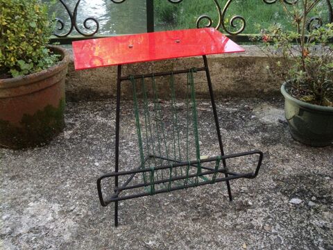 Petite Table d'appoint Porte-Revues M�tal Vintage 40 Loches (37)