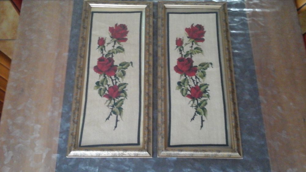 tableaux canevas effectues au crochet bouquets roses rouge
Décoration
