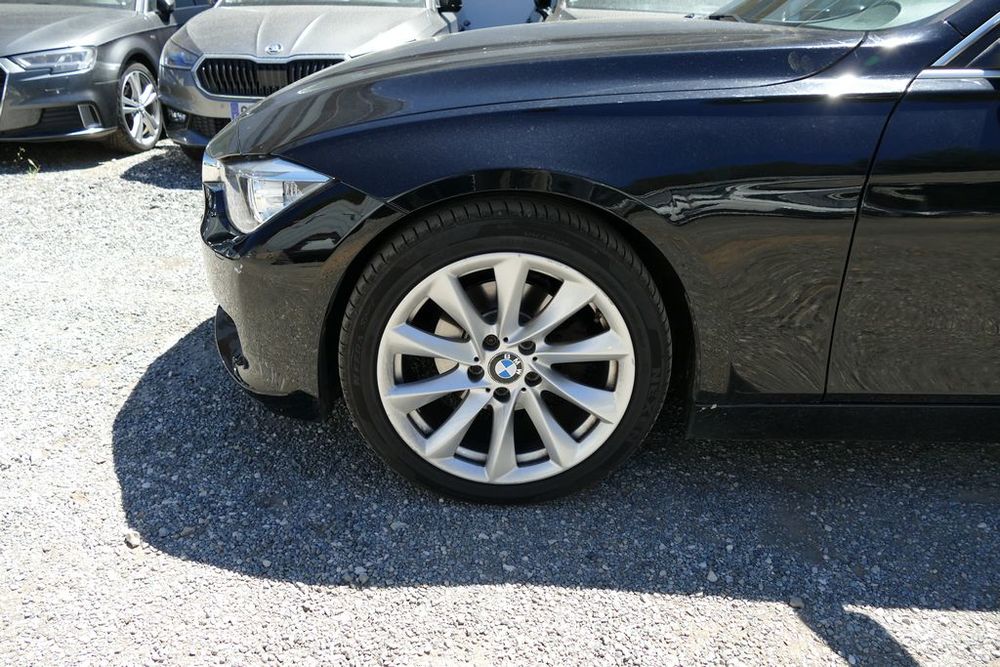 S&eacute;rie 3 320d 163 ch EfficientDynamics Edition Luxury A 2015 occasion 13600 La Ciotat