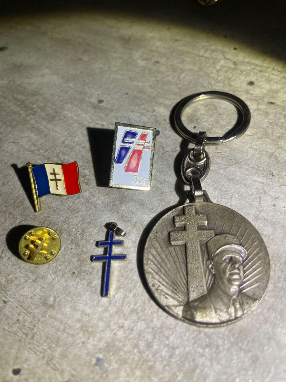 pin's 