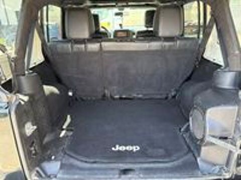 Wrangler 2.8 CRD 200 Unlimited Sport 2012 occasion 33560 Carbon-Blanc