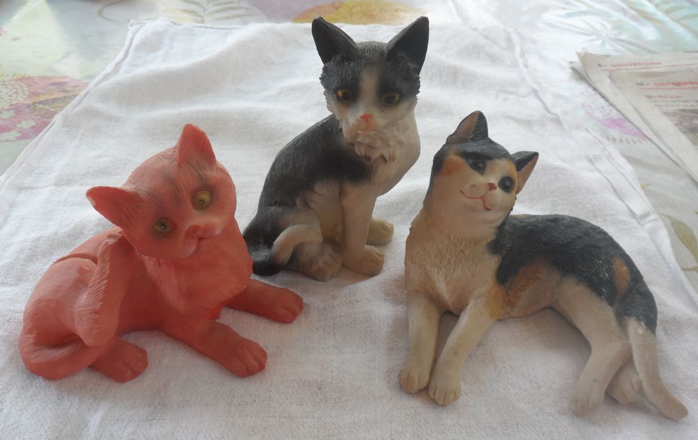 3 petits chats en c&eacute;ramique
Décoration