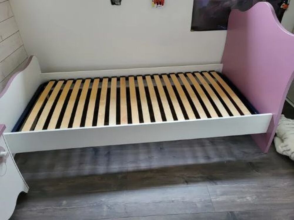 Lit +table de nuit Mobilier enfants