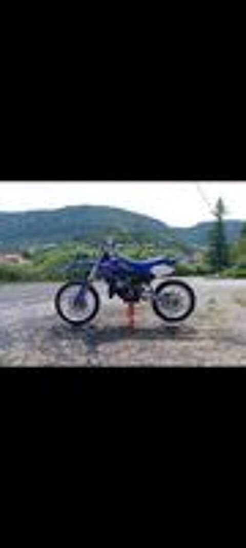 YAMAHA 2003 occasion 12100 Millau