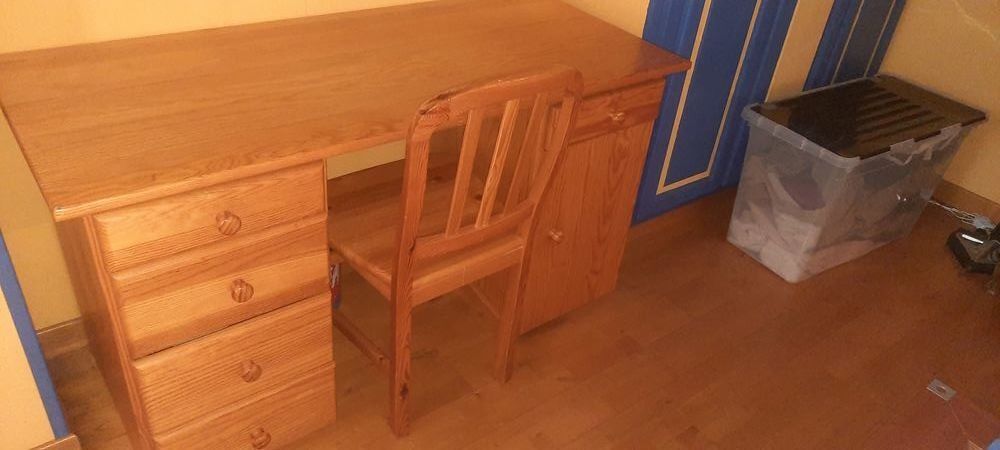 BUREAU + CHAISE Meubles