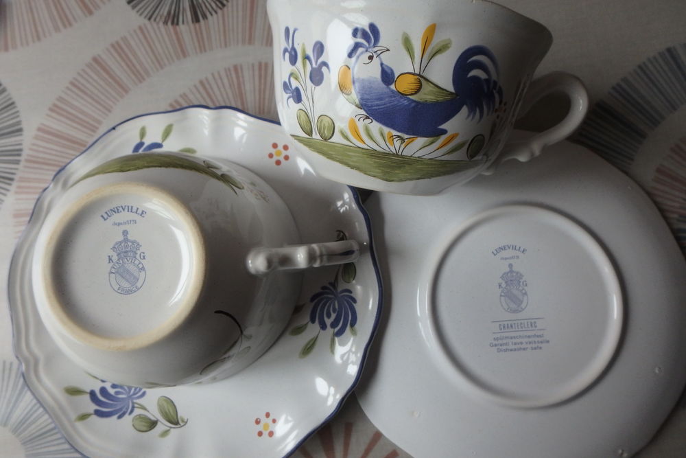 Tr&egrave;s belles tasses en porcelaine neuves Décoration