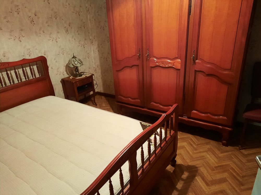 Chambre &agrave; coucher compl&egrave;te Meubles