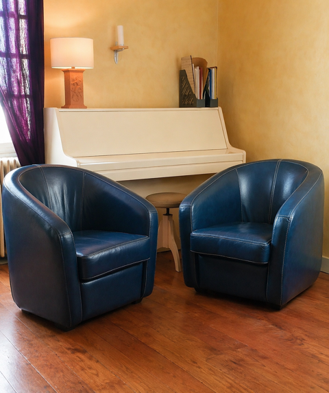 2 fauteuils club cuir bleu �pais style contemporain 100 Saint-Seurin-de-Cadourne (33)