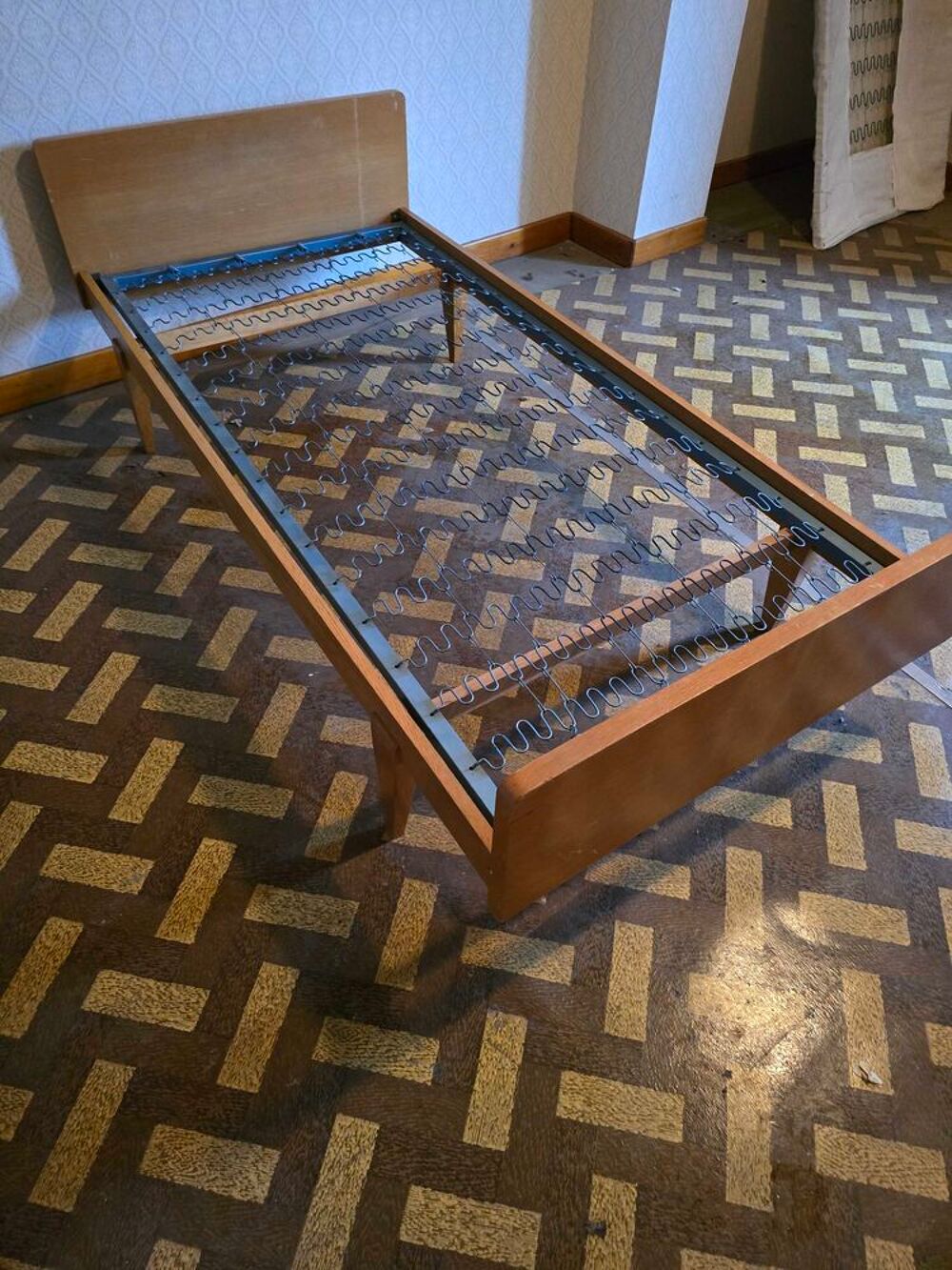 lit 90 cm 1 personne en bois ch&ecirc;ne claire avec sommier Meubles