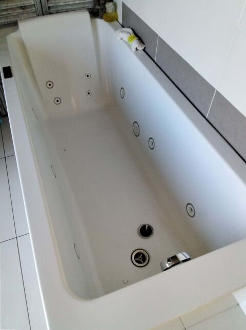 BAIGNOIRE BALNEO 800 Saint-Maixent-sur-Vie (85)