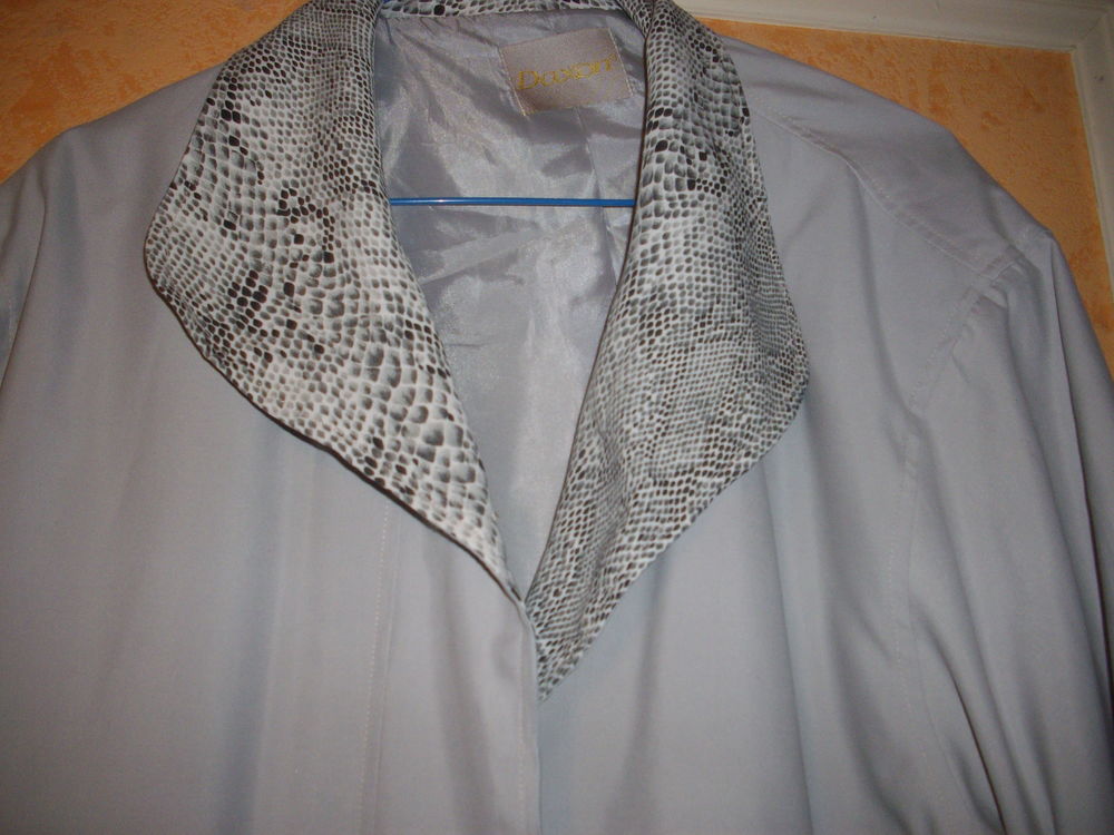 3 anoraks gris Vêtements