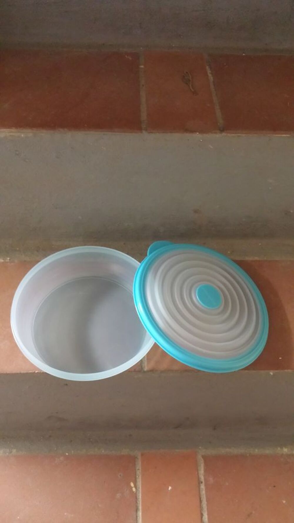 Tupperware 1 litre neuf stuffable et autres mod&egrave;les Décoration