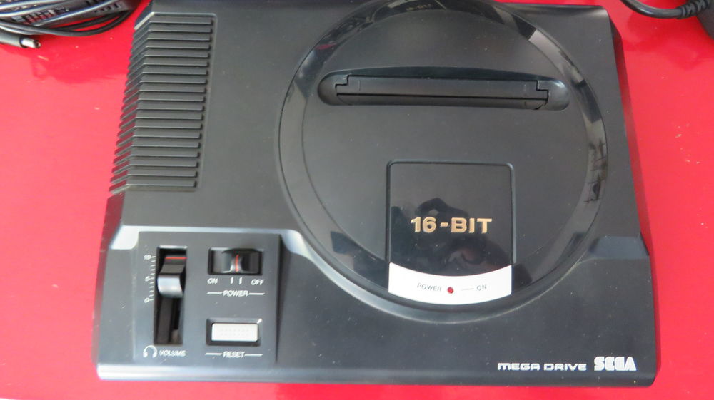 Console de jeu SERGA m&eacute;ga drive Consoles et jeux vidéos