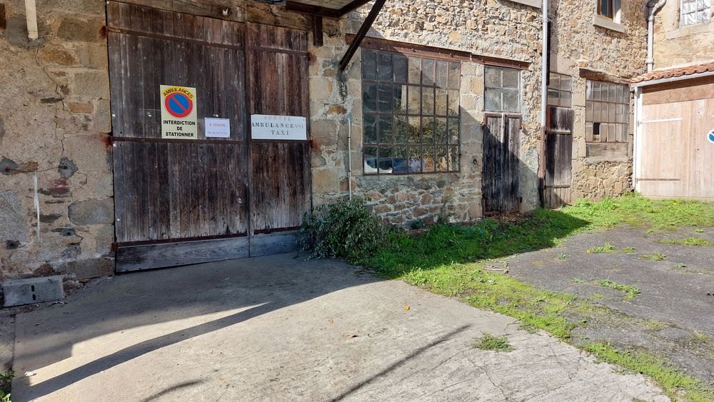 Vente Parking/Garage Garage grange parking Atelier libre 110m2
Soit 10m x 11m Saint-laurent-sur-gorre