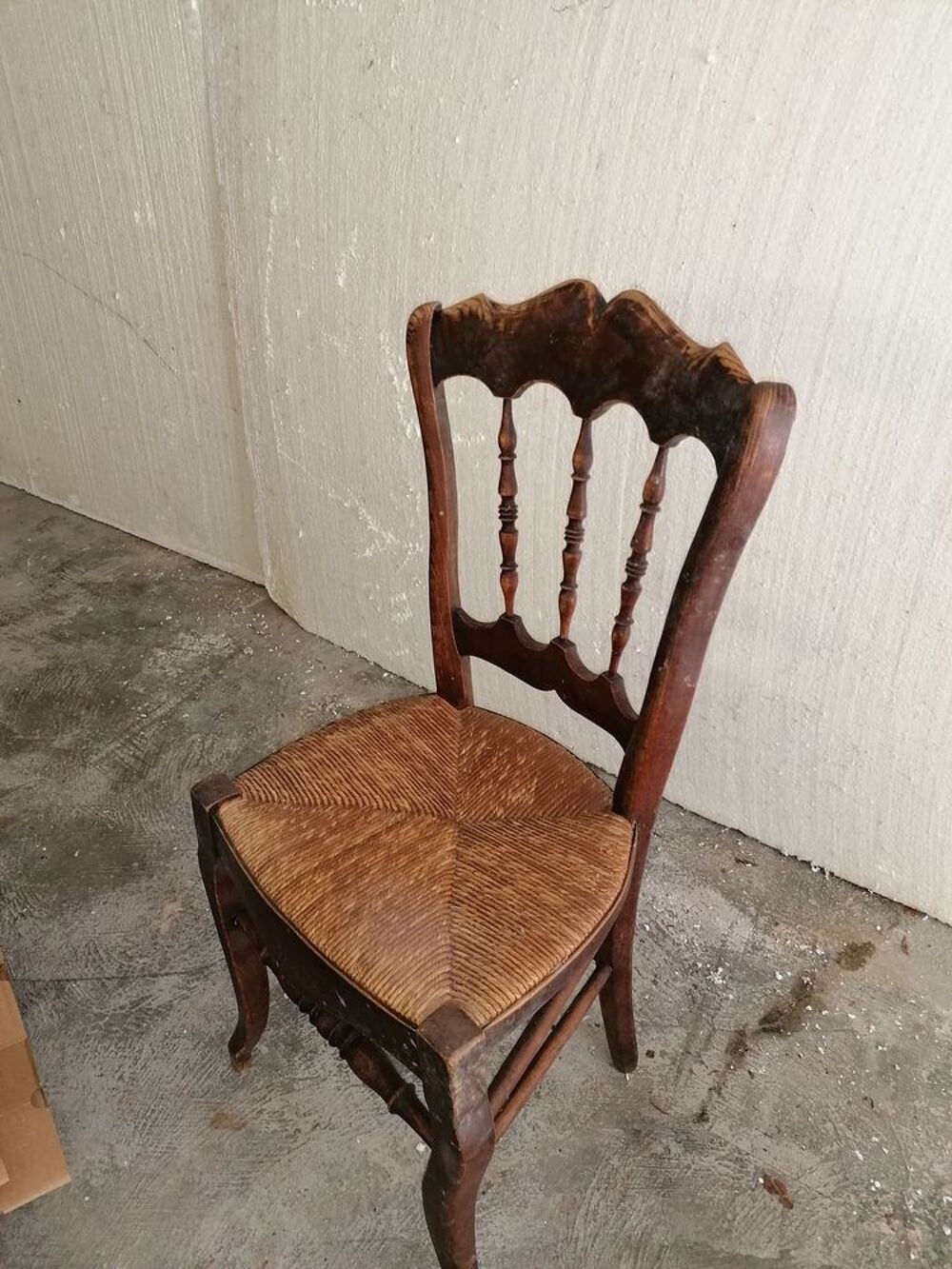 VEILLE CHAISE PAILL&Eacute;E BON ETAT Meubles