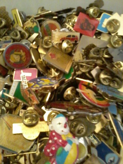 Boite enti�re de pins neuf  ou unit�  1e 25 Tourcoing (59)