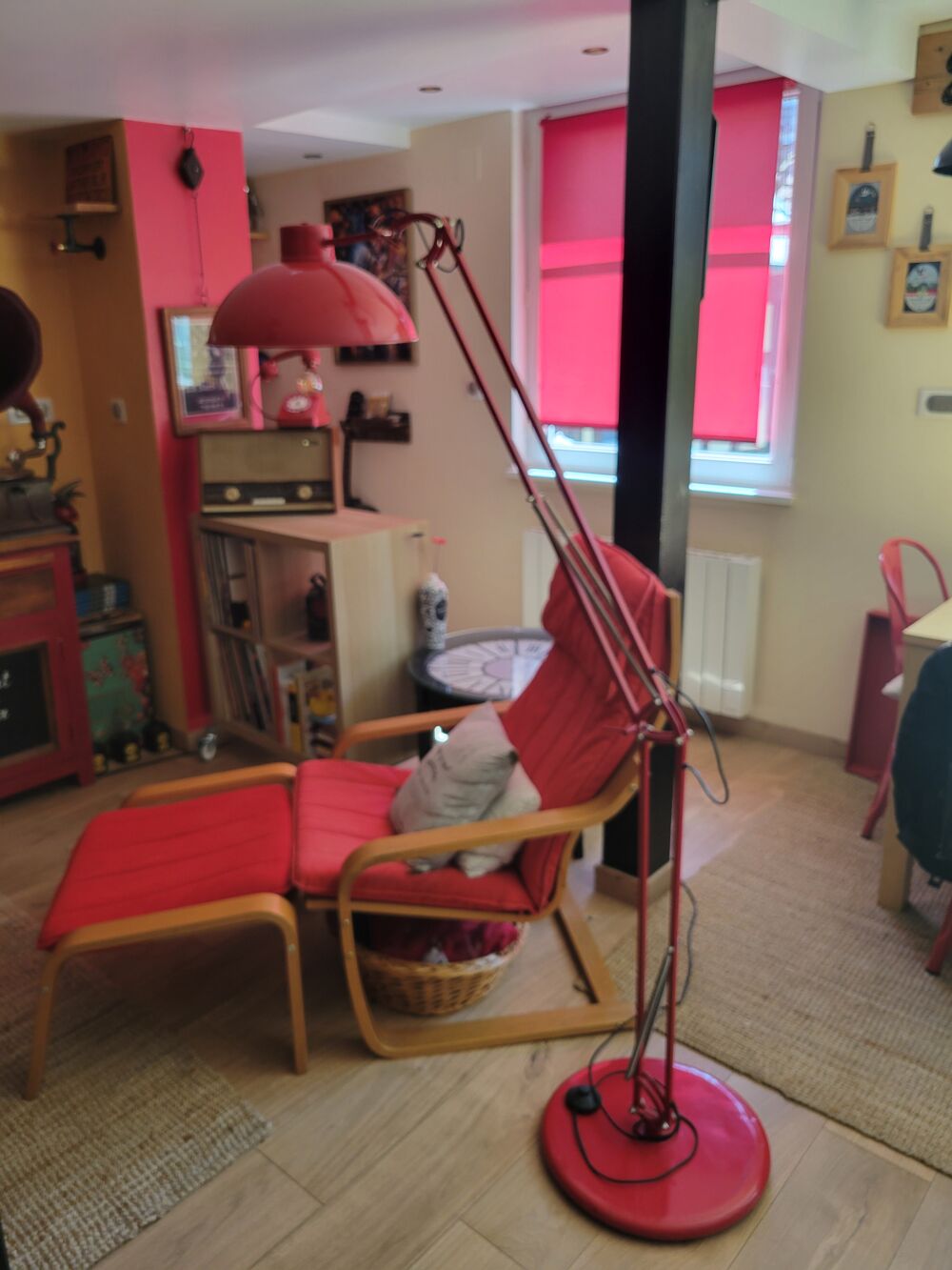 Lamapadaire m&eacute;tal rouge Décoration