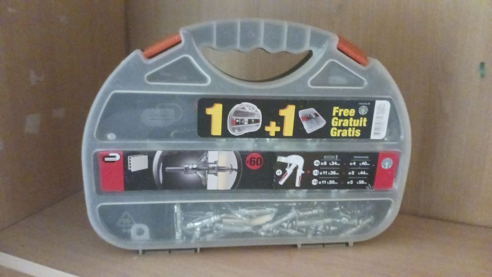 COFFRET PINCE &Agrave; CHEVILLES MOLLY + FIXATIONS &agrave; 20€ Bricolage