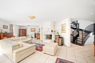  Maison � vendre 6 pi�ces 222 m�