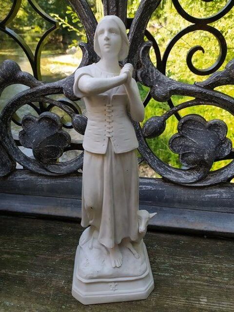 Ancienne Statue Jeanne d'Arc en Biscuit Porcelaine Fleur Lys 130 Loches (37)