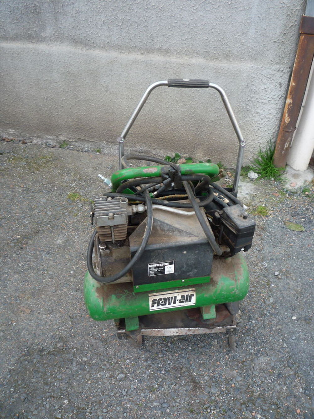 Compresseur air FRAVI / gonfleur Bricolage
